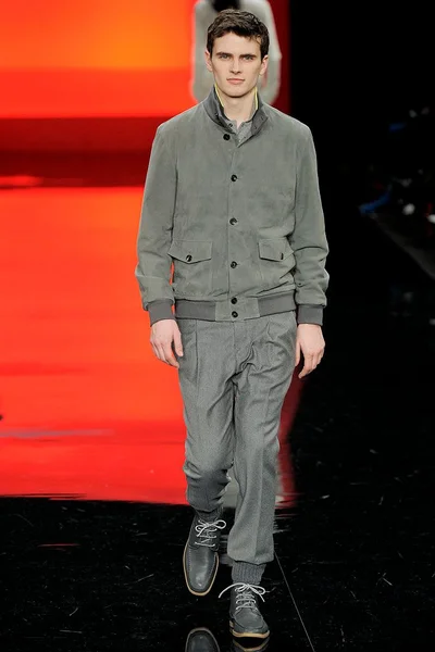 Look 8